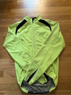 Specialized Neon Yellow Men’s Performance Cycling Jacket with Black Accents